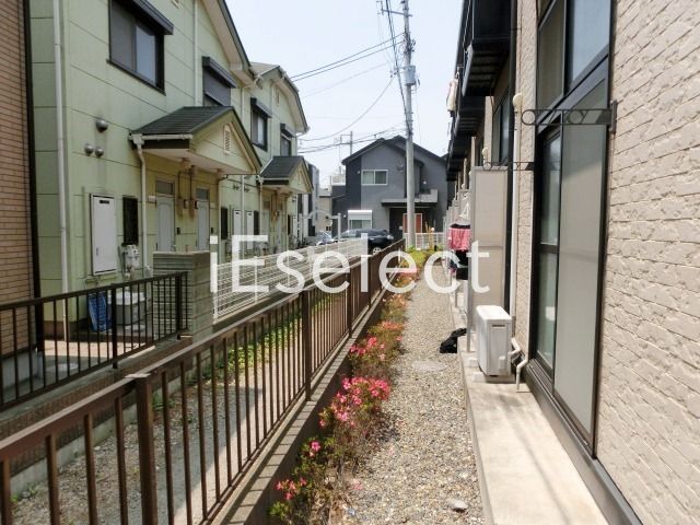 眺望　前の建物と少し離れているので日当たり良好です。