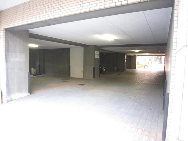 その他共有部分　★敷地内駐車場★