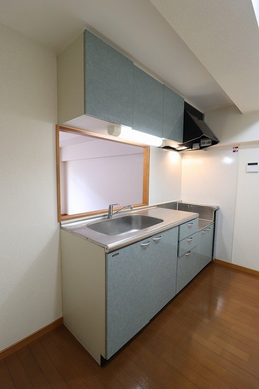 キッチン　退去予定のため別部屋写真使用