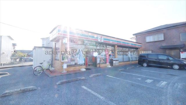 コンビニ　セブンイレブン西川越小室店（コンビニ）まで553m