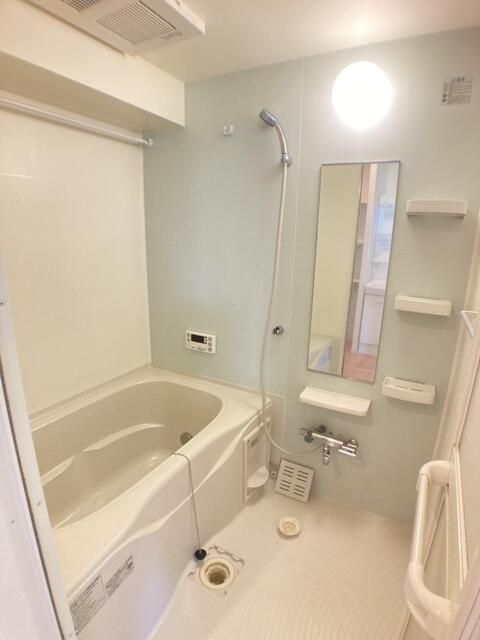 バス・シャワールーム　写真は別の部屋のものです。