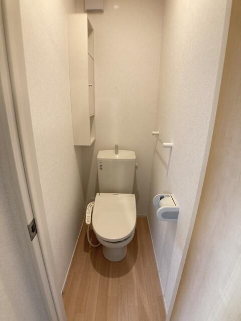 トイレ　写真は別の部屋のものです。