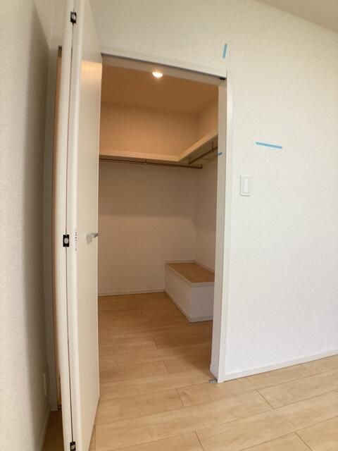 収納　写真は別の部屋のものです。