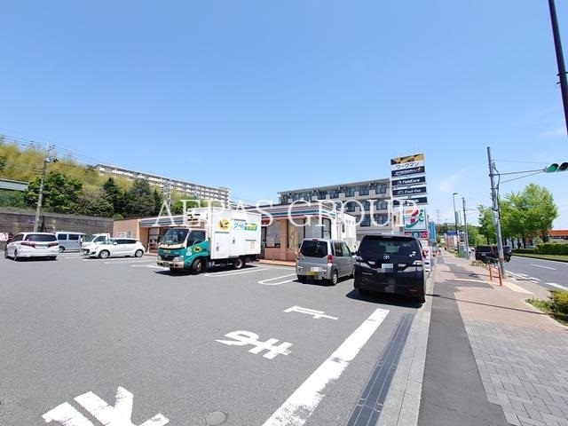 コンビニ　セブン-イレブン 多摩ニュータウン通り店（コンビニ）まで233m