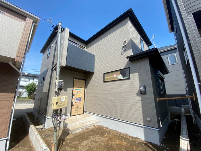 建物外観　建築中
