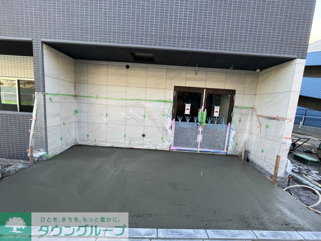エントランス　駐車場