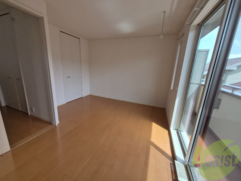 その他部屋・スペース　綺麗で家具もたくさん置けそうなリビングです。