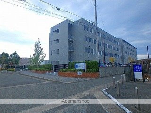 大学・短大　四国大学（大学・短大）まで712m