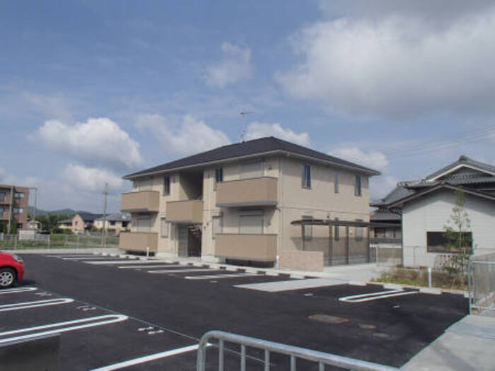 建物外観　駅徒歩圏内の築浅人気物件！