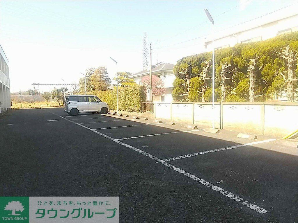 駐車場　設備・仕様は号室により異なる為、現況を優先致します。