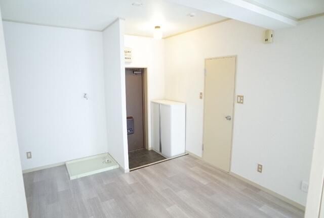 パールハイム市川の玄関写真