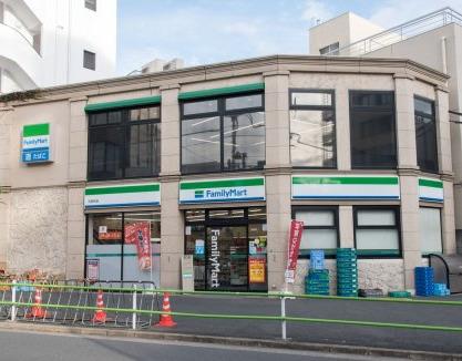 コンビニ　ファミリーマート元麻布店（コンビニ）まで543m