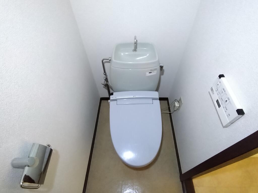 東武伊勢崎線 梅島駅 徒歩16分 2階建 築39年のトイレ写真