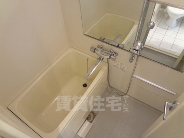 バス・シャワールーム　同建物　別部屋