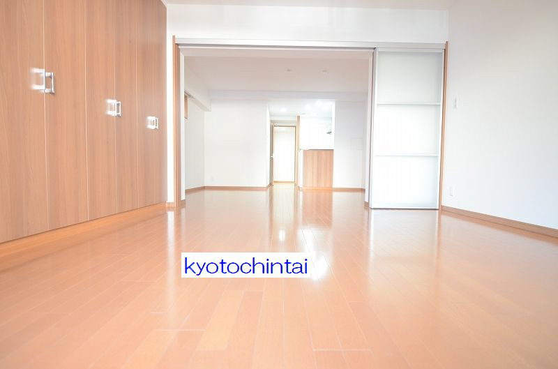 リーガル京都河原町四条南の居間写真