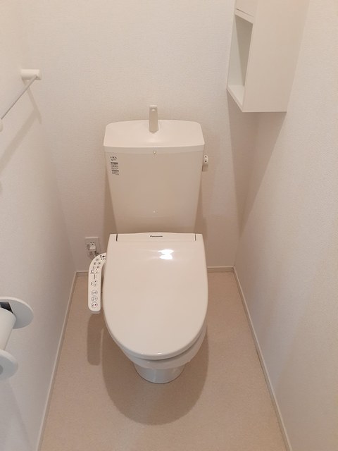 ＪＲ高崎線 深谷駅 徒歩13分 3階建 築11年のトイレ写真