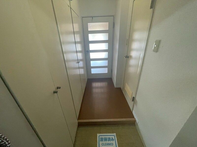 ＪＲ南武線 久地駅 徒歩8分 5階建 築38年の玄関写真