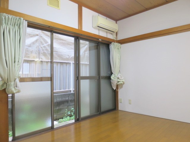 その他部屋・スペース　東向きの大きな窓♪
