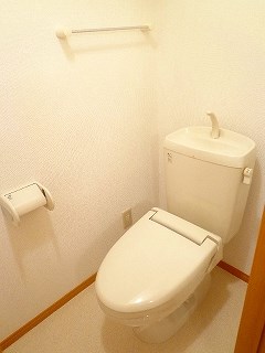 トイレ　※別号室参考写真