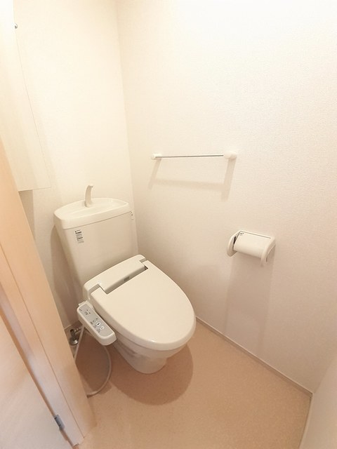 ＪＲ東海道本線 辻堂駅 徒歩21分 2階建 築15年のトイレ写真