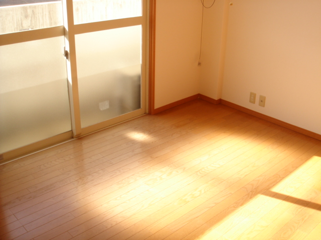グリーンビレッジIIの居間写真