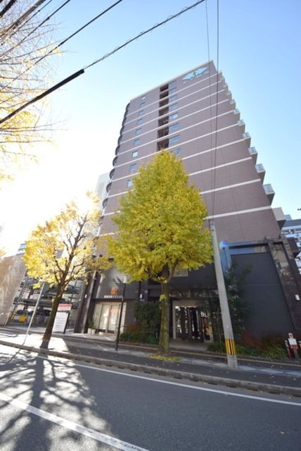 建物外観　きれいに整備された道路に面しています