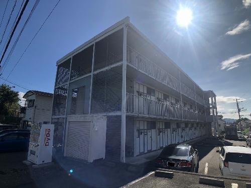 【田方郡函南町柏谷のマンションの建物外観】