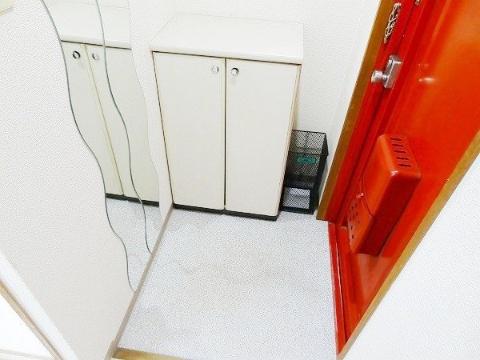 阪急宝塚線 石橋阪大前駅 徒歩5分 5階建 築38年の玄関写真