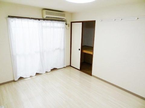 阪急宝塚線 石橋阪大前駅 徒歩5分 5階建 築38年の居間写真