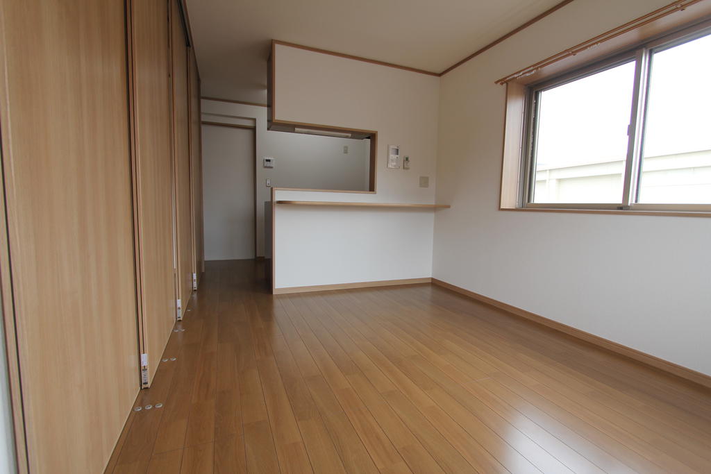 居室・リビング　同建物類似部屋参考画像です