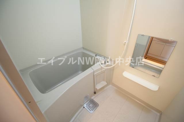 バス・シャワールーム　バスルーム