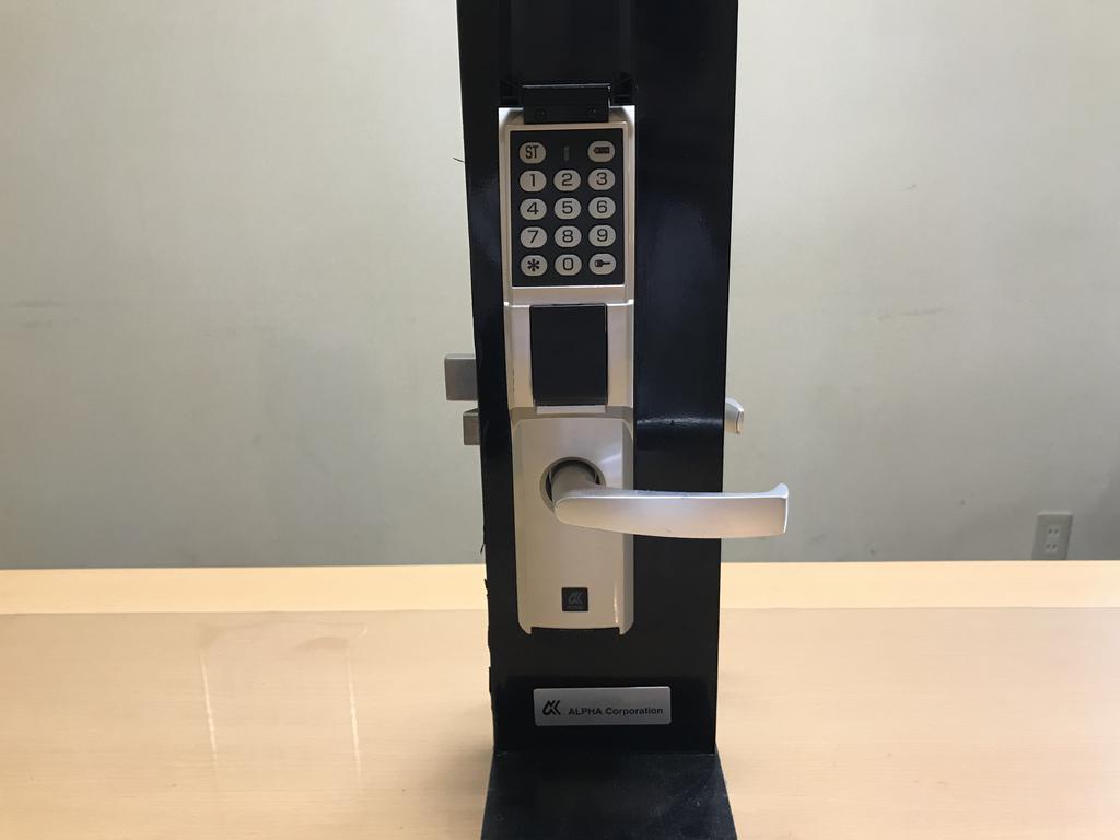 セキュリティ　暗証番号式玄関錠