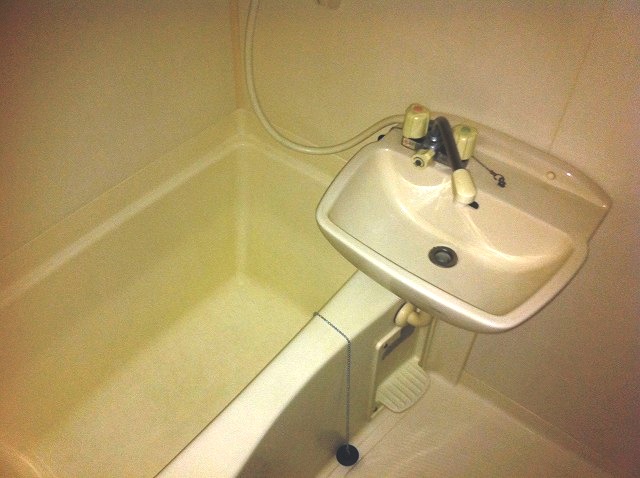 バス・シャワールーム　※同物件別部屋参考写真