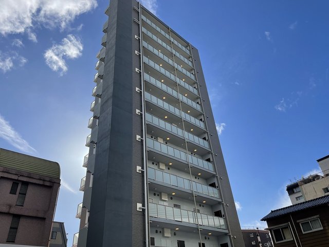 【広島市西区南観音のマンションの建物外観】