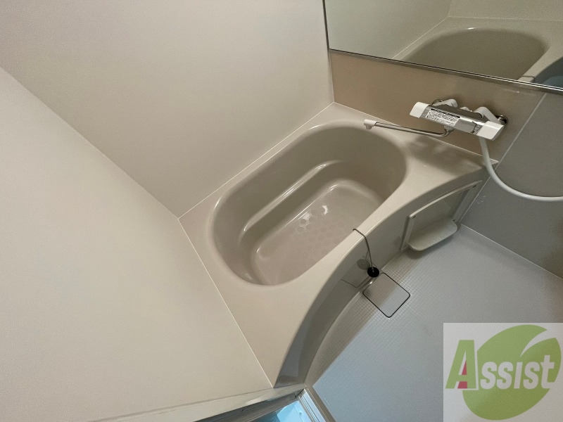 バス・シャワールーム　お風呂になります。一日の疲れを癒してくださいね。