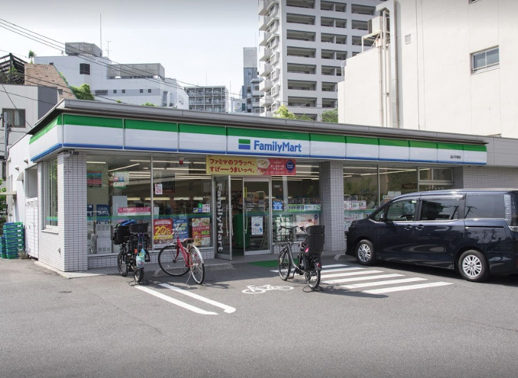 コンビニ　ファミリーマート品川平塚店（コンビニ）まで388m