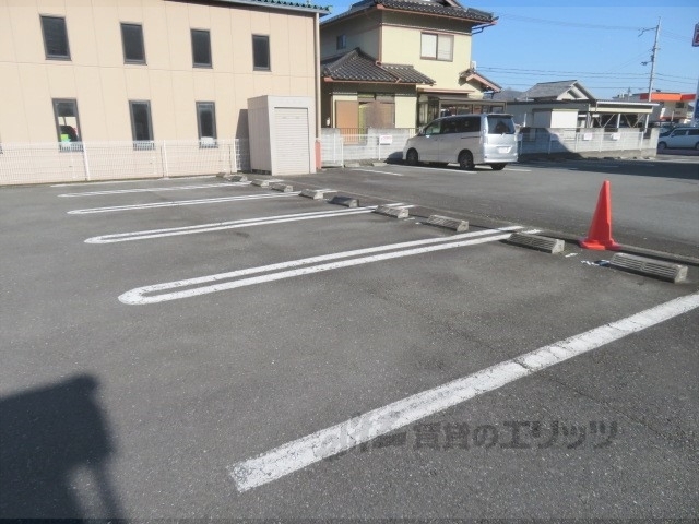 【プラッツＢの駐車場】