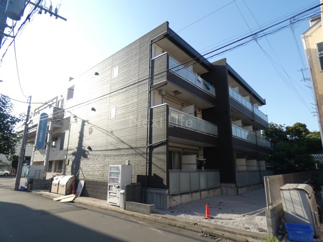 川崎市川崎区桜本のマンションの建物外観