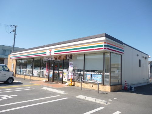 コンビニ　セブンイレブン 愛荘町市店（コンビニ）まで634m