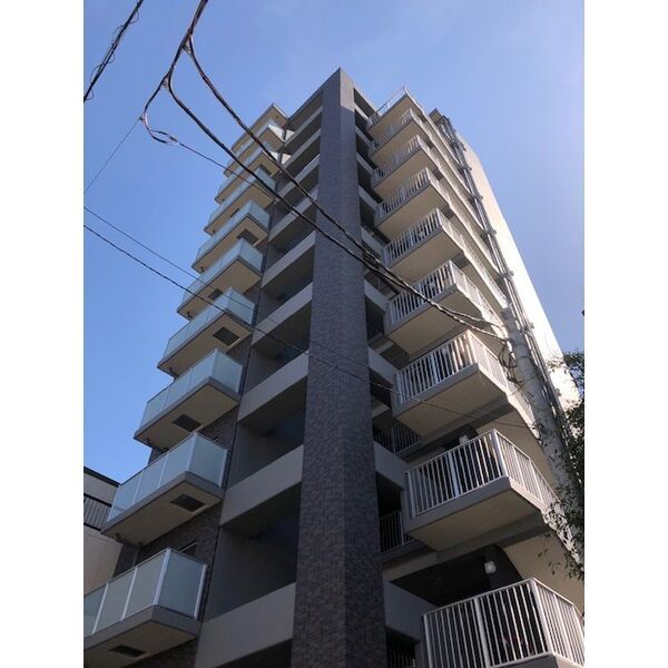 横浜市西区浅間町のマンションの建物外観