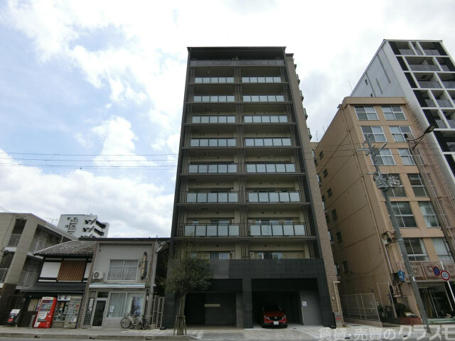 ユニハイム京都七条通りの建物外観