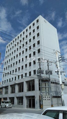 那覇市久茂地のマンションの建物外観