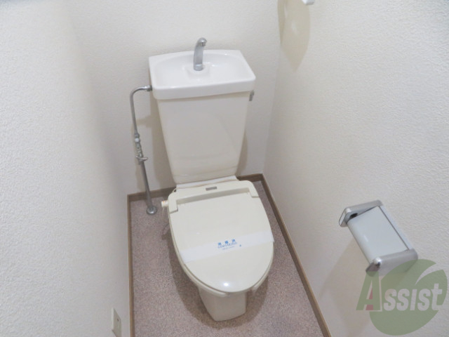 トイレ　お手洗いは程よい広さで落ち着きますね。