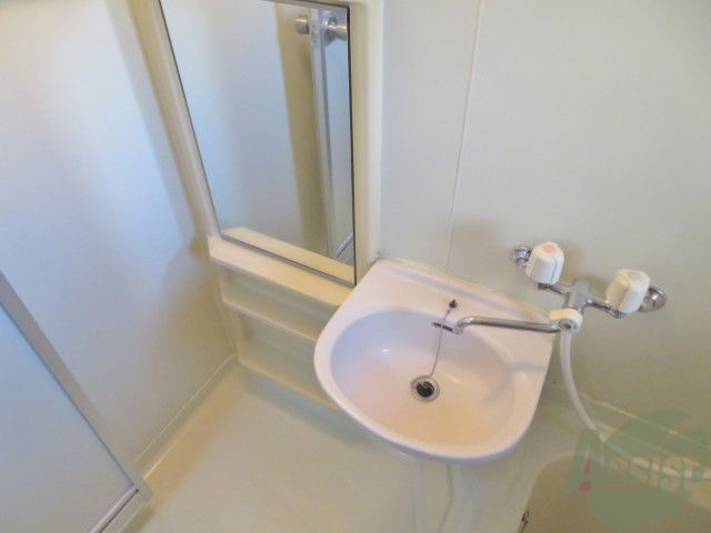 洗面設備　洗面はかわいいボウル型。あったら意外と便利なんです。