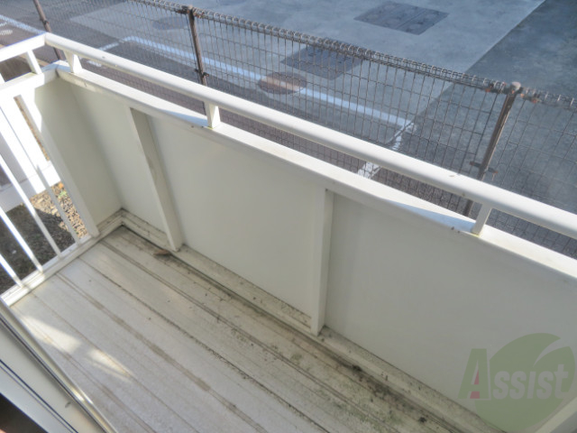 バルコニー　バルコニーは広さもありますので洗濯物も干しやすい。