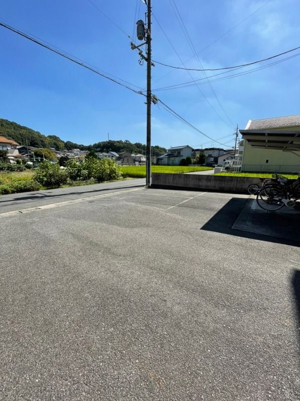 【福山市北本庄のマンションの駐車場】