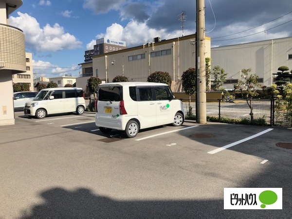 【ファミール徳常の駐車場】