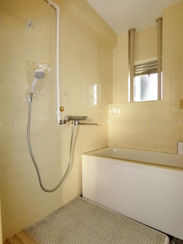 バス・シャワールーム　お風呂で日々の疲れを落としましょう