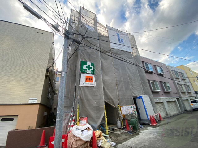 札幌市白石区菊水三条のマンションの建物外観