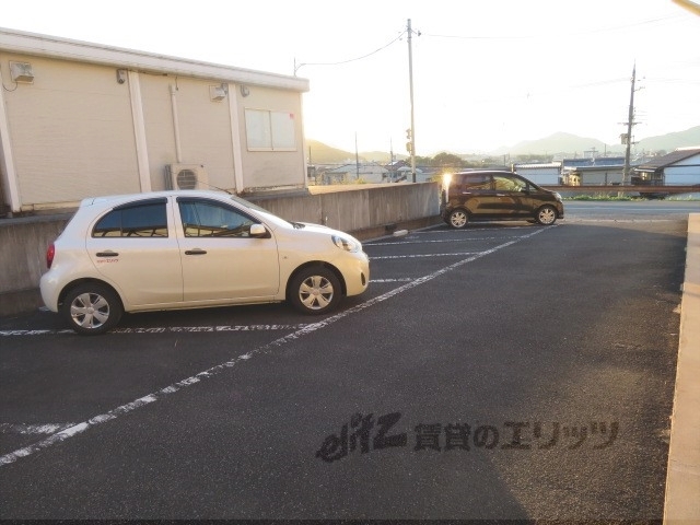 【福知山市土師新町のアパートの駐車場】